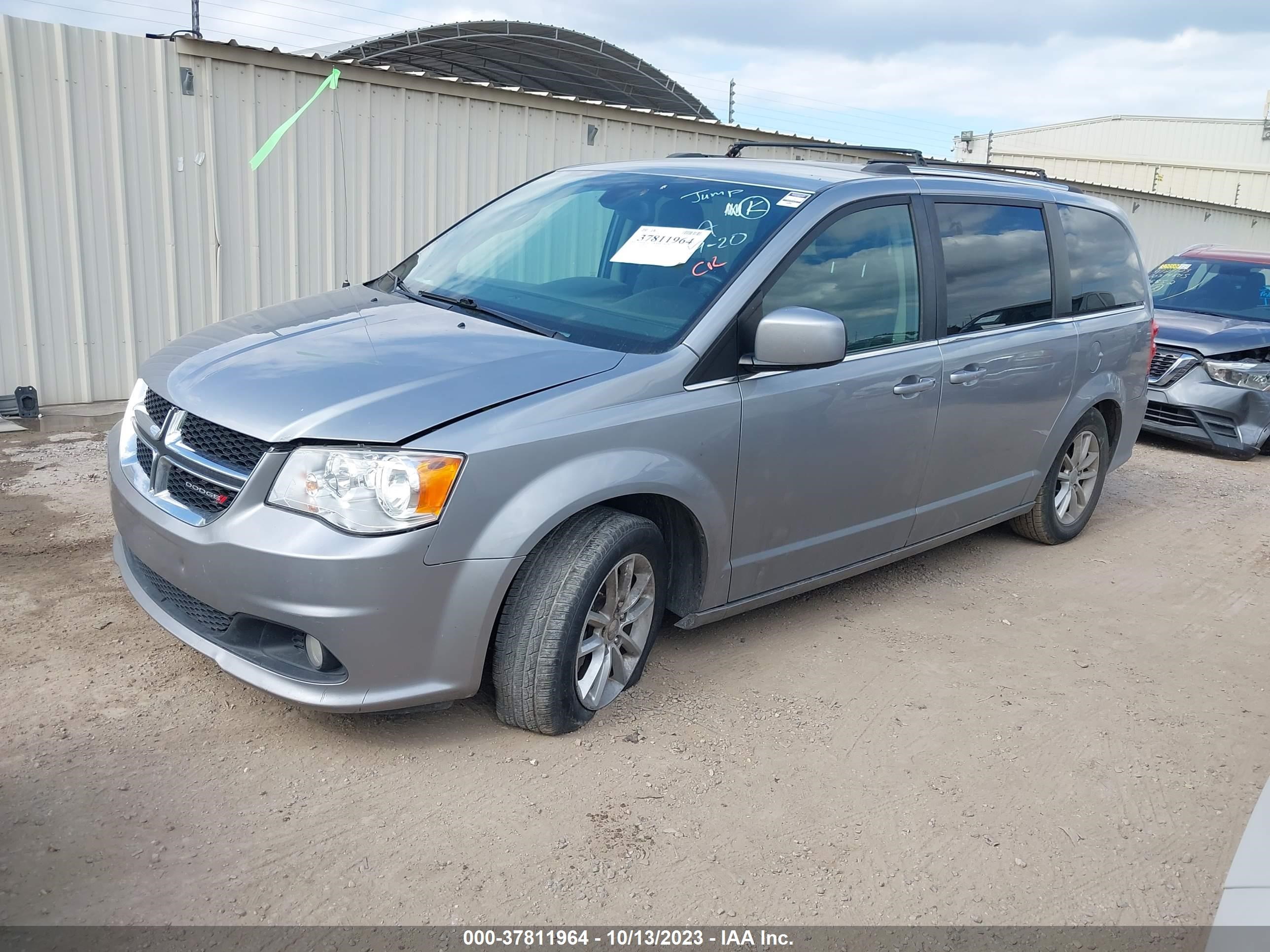 Photo 1 VIN: 2C4RDGCGXKR563448 - DODGE CARAVAN 