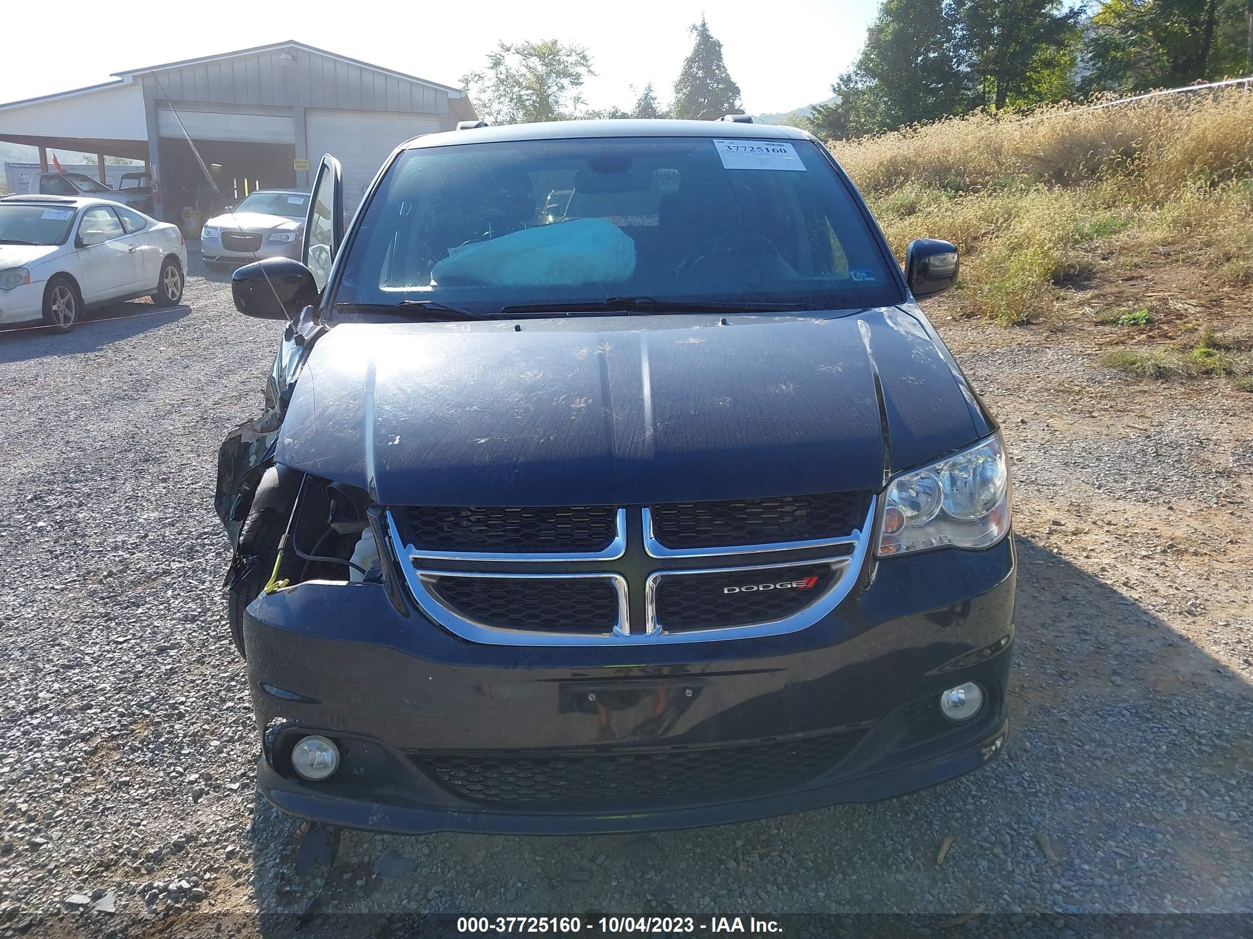 Photo 12 VIN: 2C4RDGCGXKR765769 - DODGE CARAVAN 