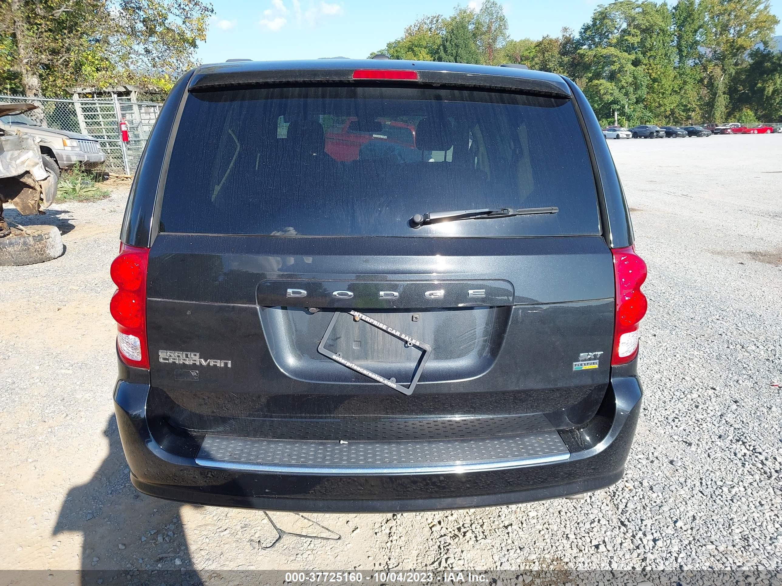 Photo 16 VIN: 2C4RDGCGXKR765769 - DODGE CARAVAN 