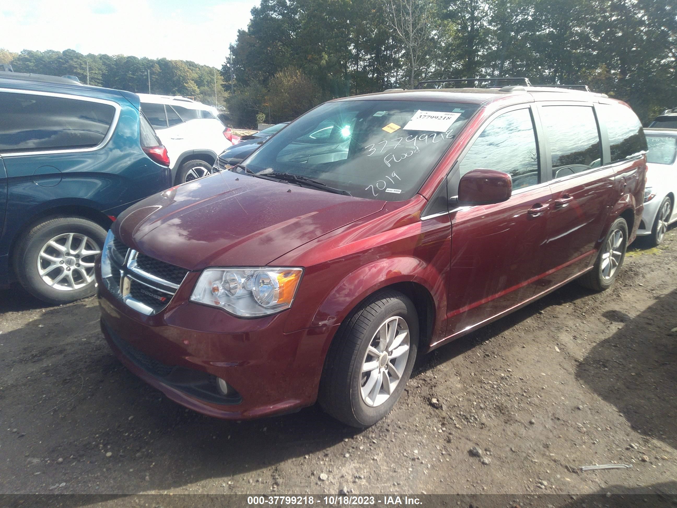 Photo 1 VIN: 2C4RDGCGXKR783799 - DODGE CARAVAN 