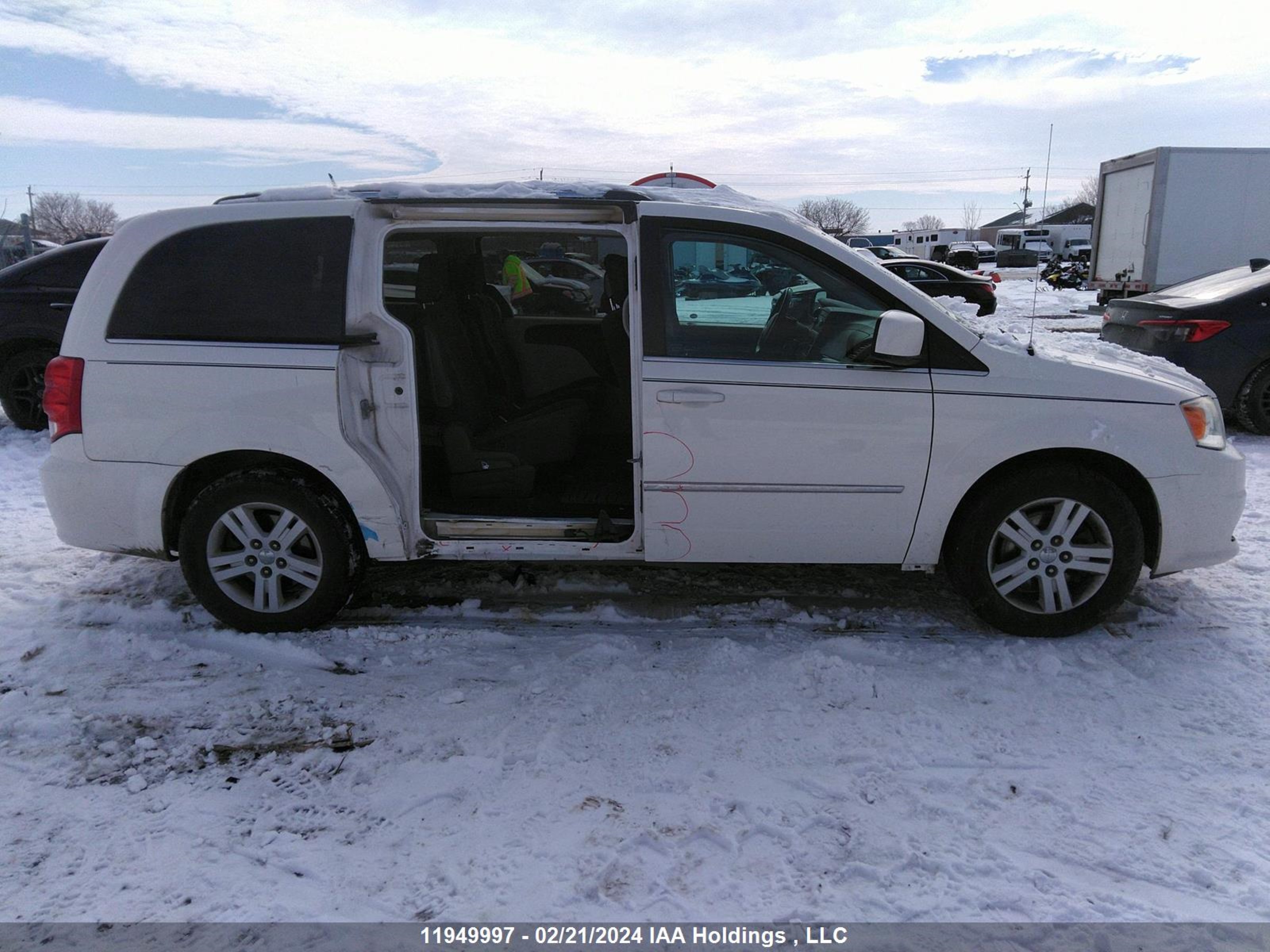 Photo 13 VIN: 2C4RDGDG0DR781934 - DODGE CARAVAN 