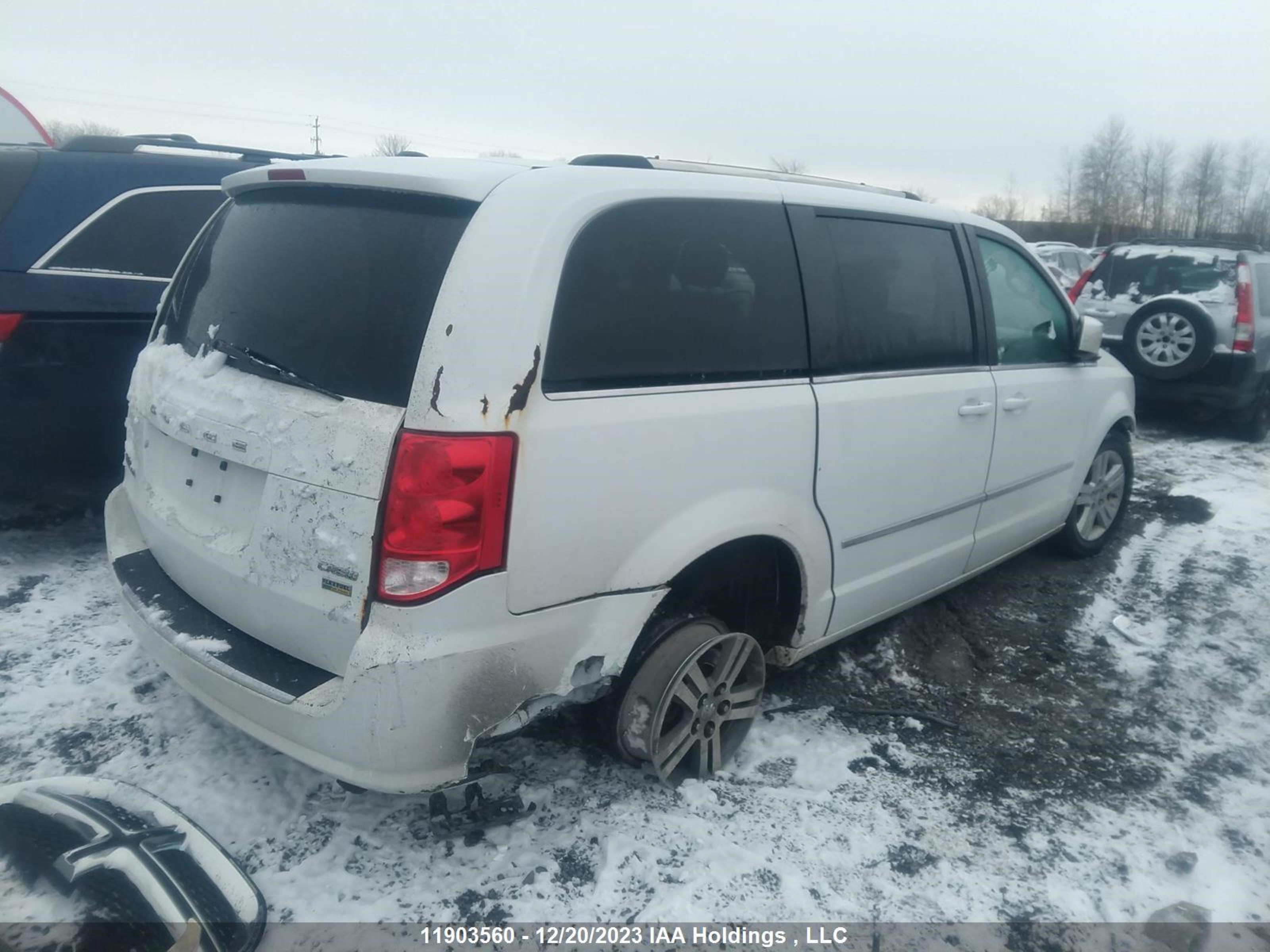 Photo 3 VIN: 2C4RDGDG1HR666670 - DODGE CARAVAN 