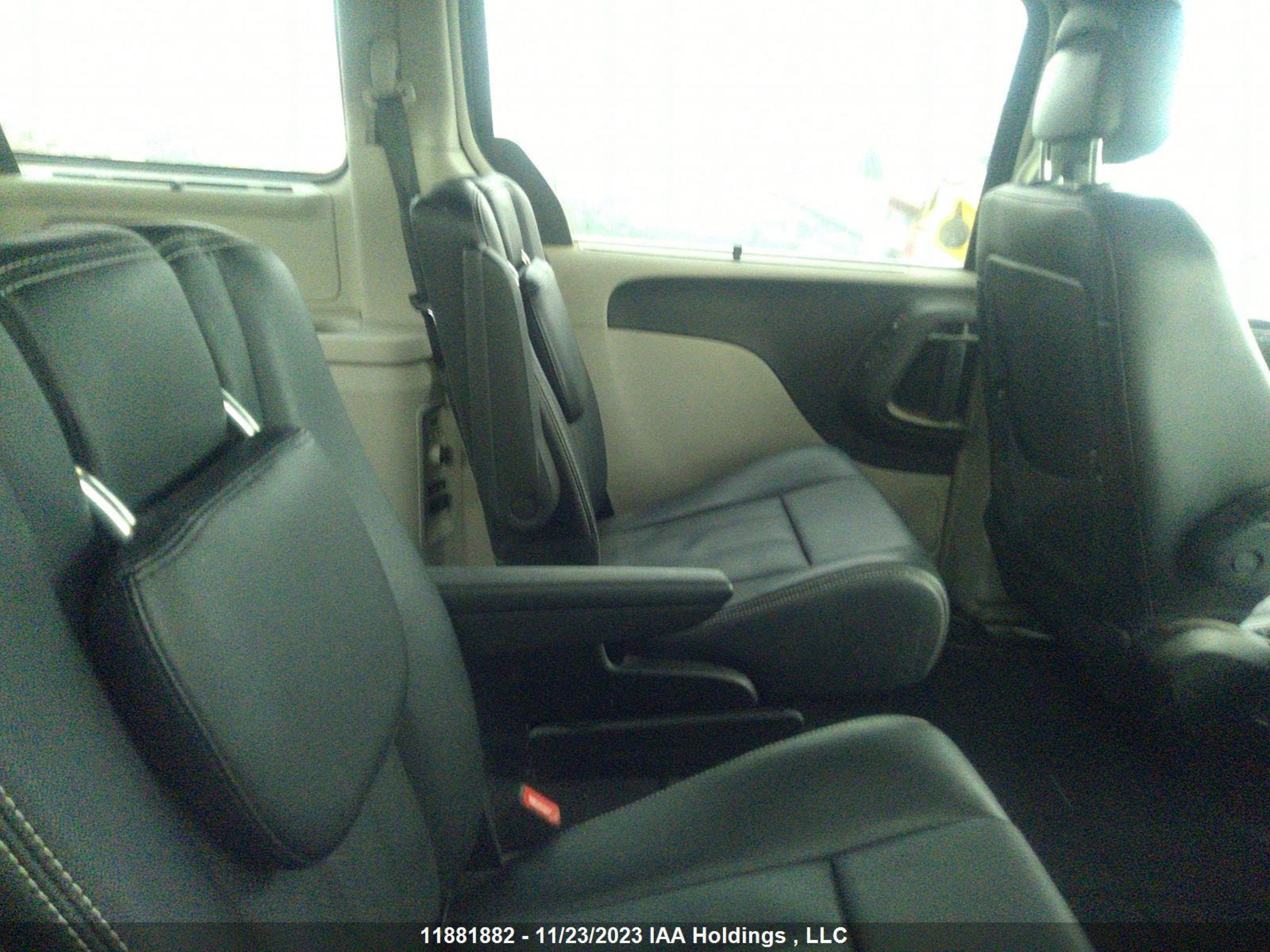 Photo 7 VIN: 2C4RDGDG2FR606037 - DODGE CARAVAN 