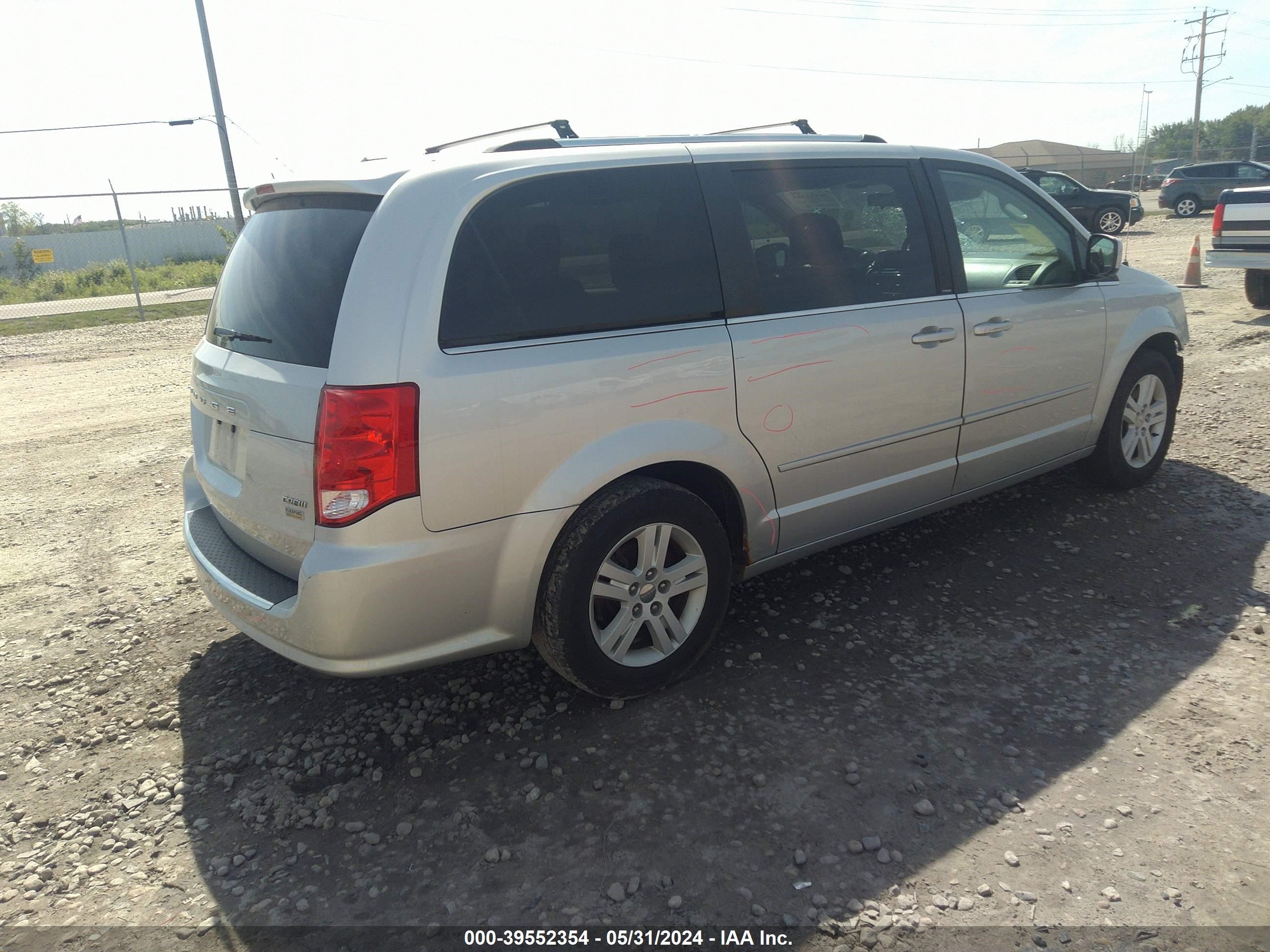 Photo 3 VIN: 2C4RDGDG3CR215569 - DODGE CARAVAN 