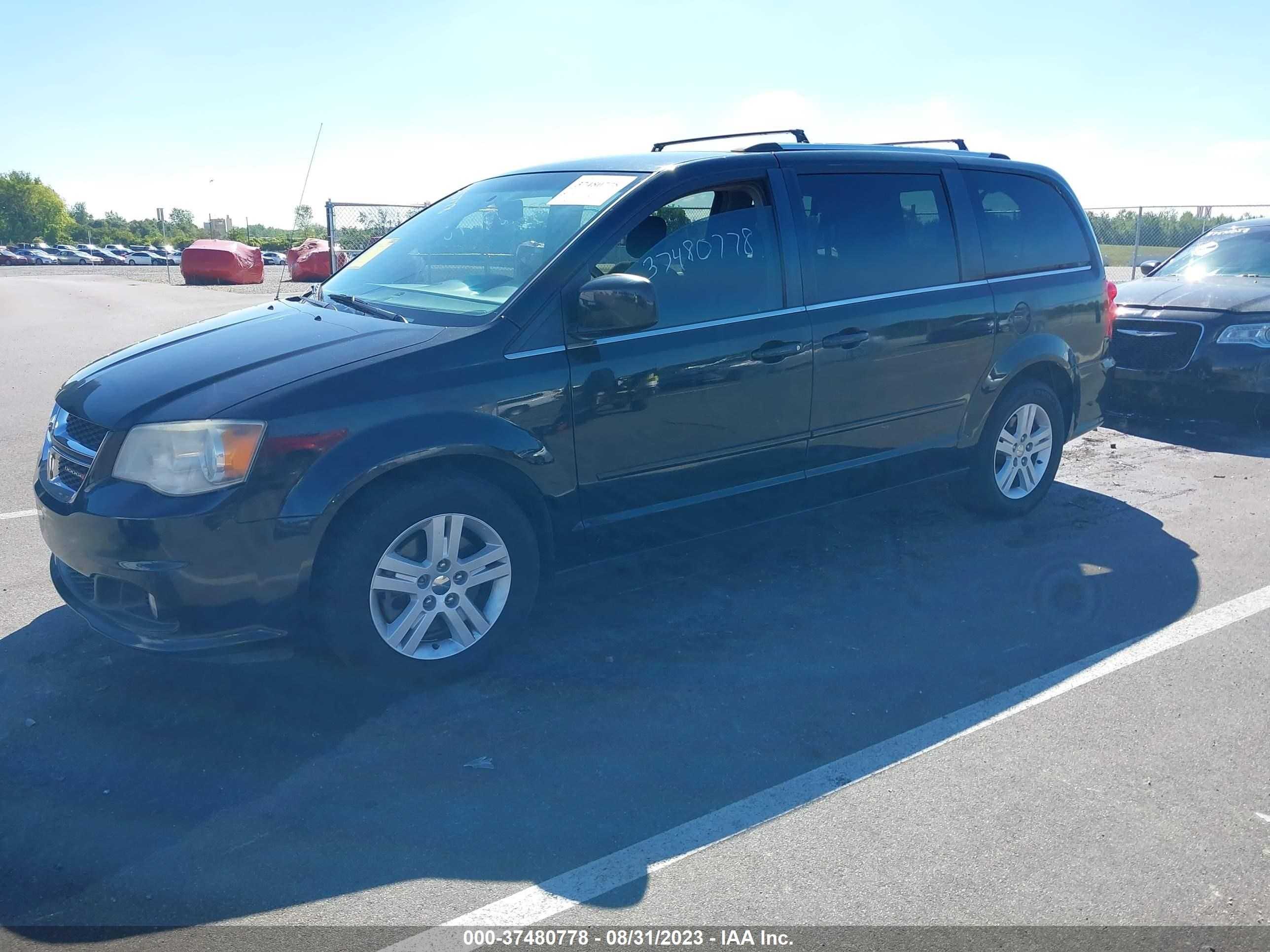 Photo 1 VIN: 2C4RDGDG4DR532715 - DODGE CARAVAN 