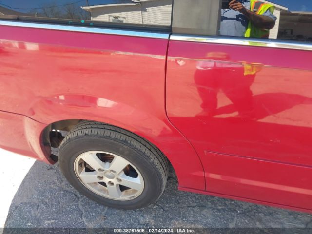 Photo 5 VIN: 2C4RDGDG4DR548560 - DODGE GRAND CARAVAN 