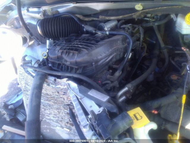 Photo 9 VIN: 2C4RDGDG4DR715709 - DODGE CARAVAN 