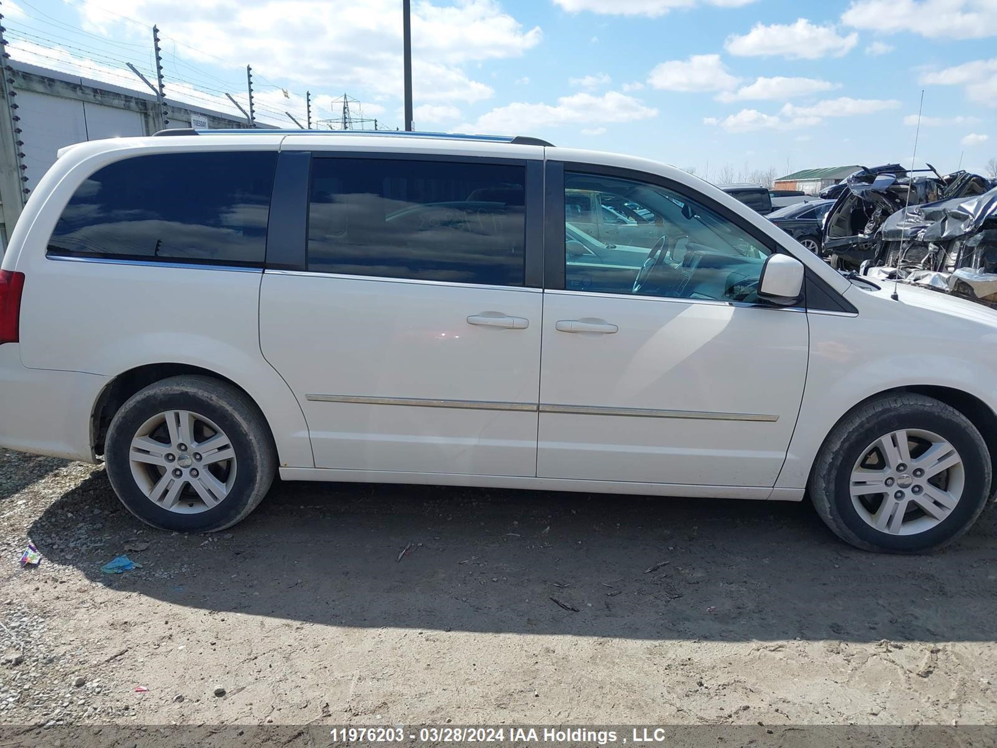 Photo 12 VIN: 2C4RDGDG5DR729263 - DODGE CARAVAN 