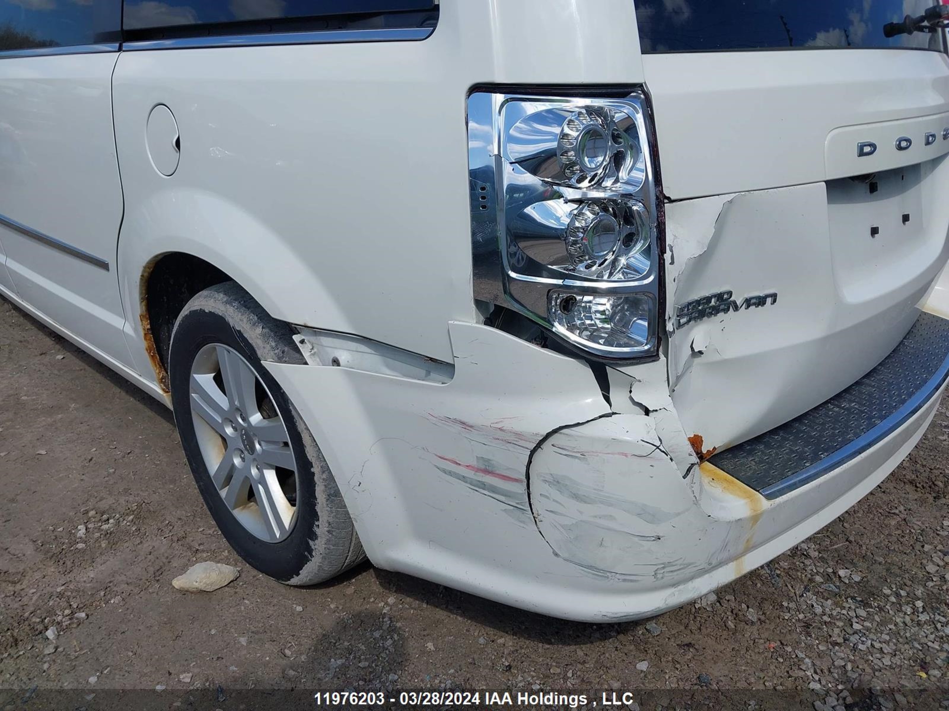 Photo 5 VIN: 2C4RDGDG5DR729263 - DODGE CARAVAN 