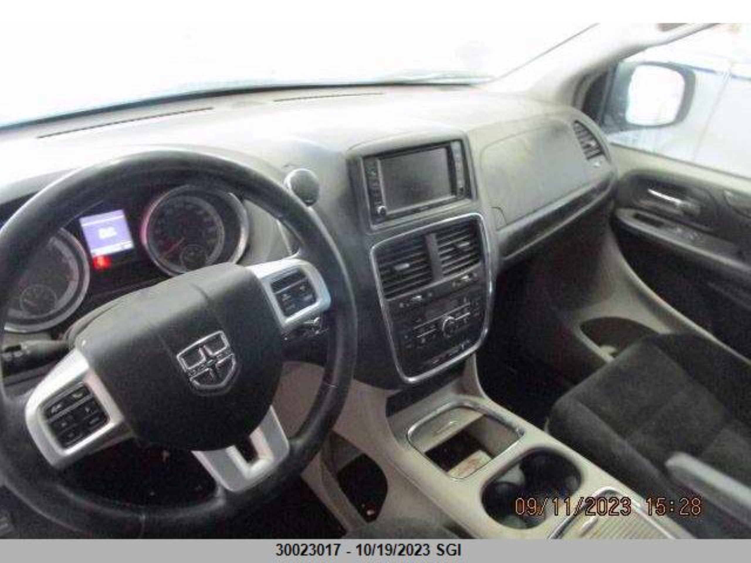 Photo 7 VIN: 2C4RDGDG5GR223646 - DODGE CARAVAN 