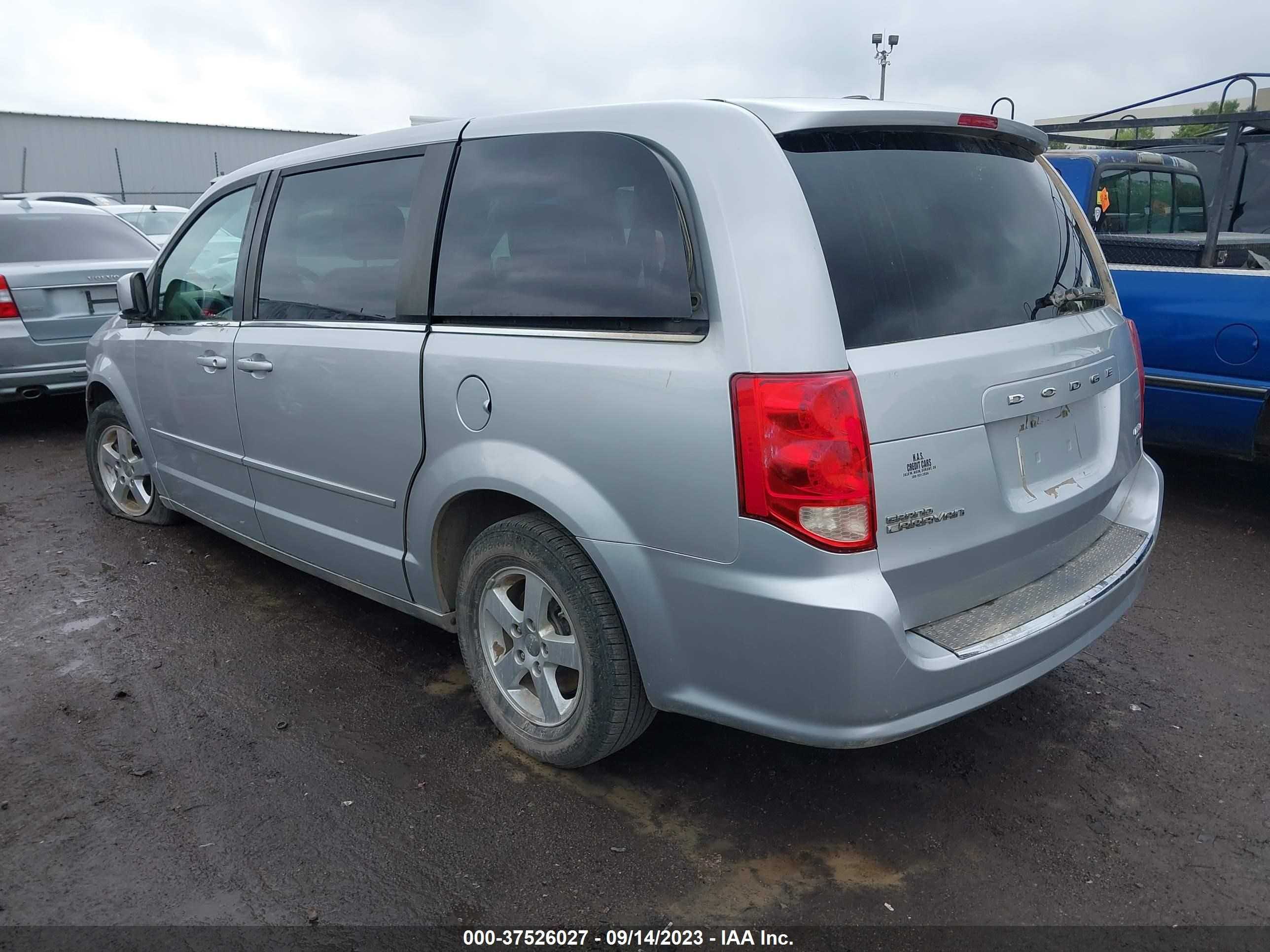 Photo 2 VIN: 2C4RDGDG6CR108483 - DODGE CARAVAN 