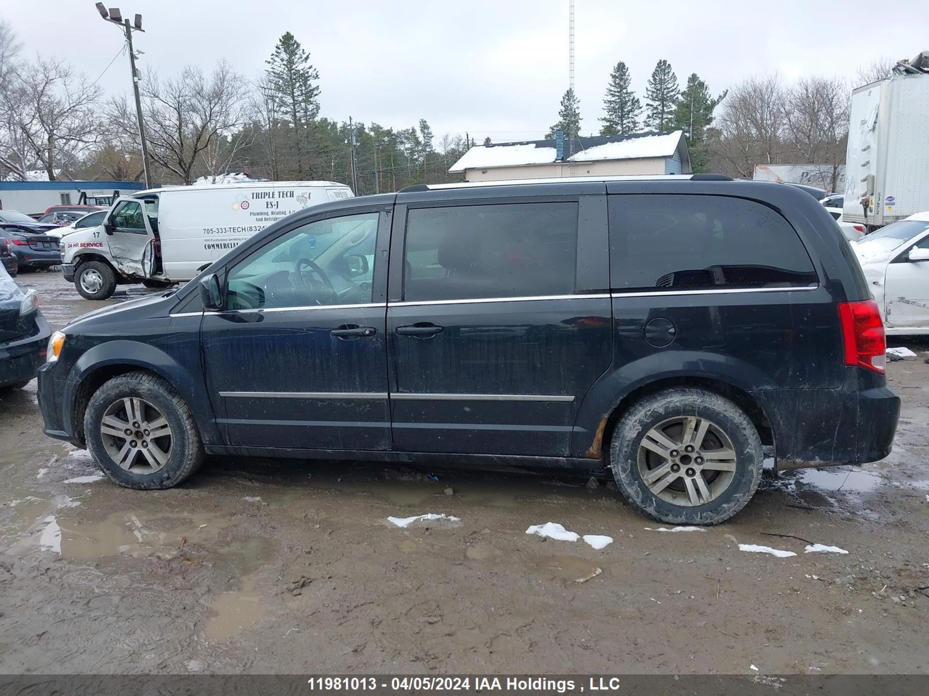 Photo 14 VIN: 2C4RDGDG7DR699649 - DODGE CARAVAN 