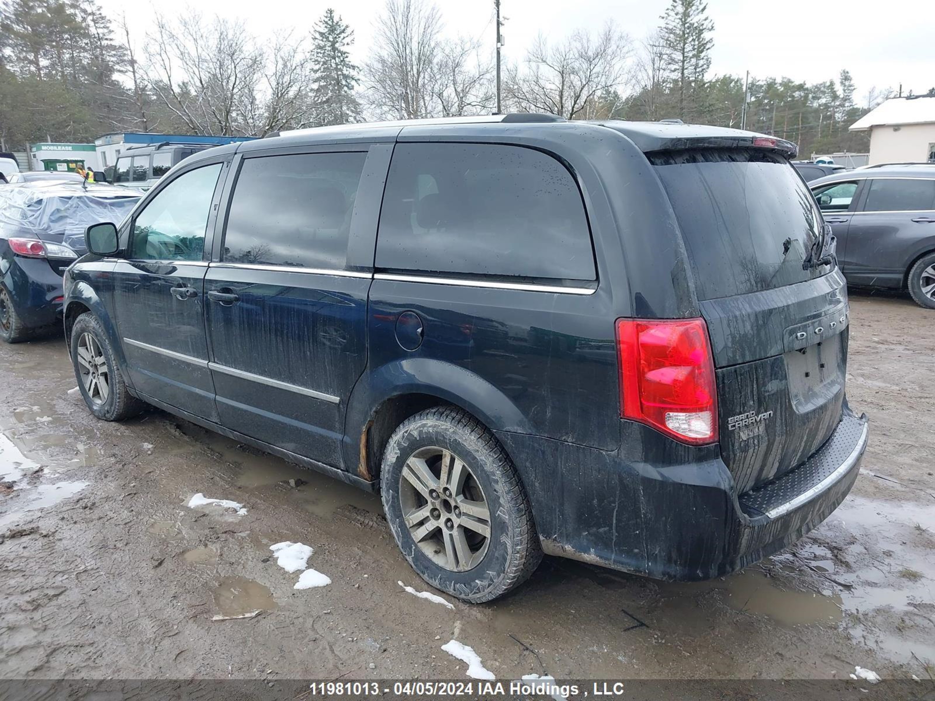 Photo 2 VIN: 2C4RDGDG7DR699649 - DODGE CARAVAN 