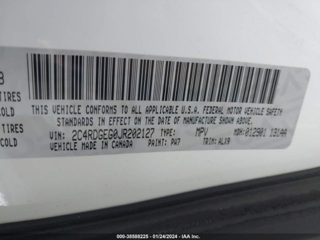 Photo 8 VIN: 2C4RDGEG0JR202127 - DODGE GRAND CARAVAN 