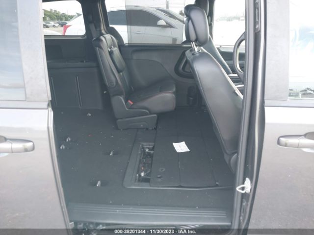 Photo 7 VIN: 2C4RDGEG0JR223723 - DODGE GRAND CARAVAN 