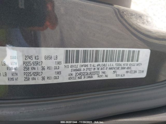 Photo 8 VIN: 2C4RDGEG0JR223723 - DODGE GRAND CARAVAN 