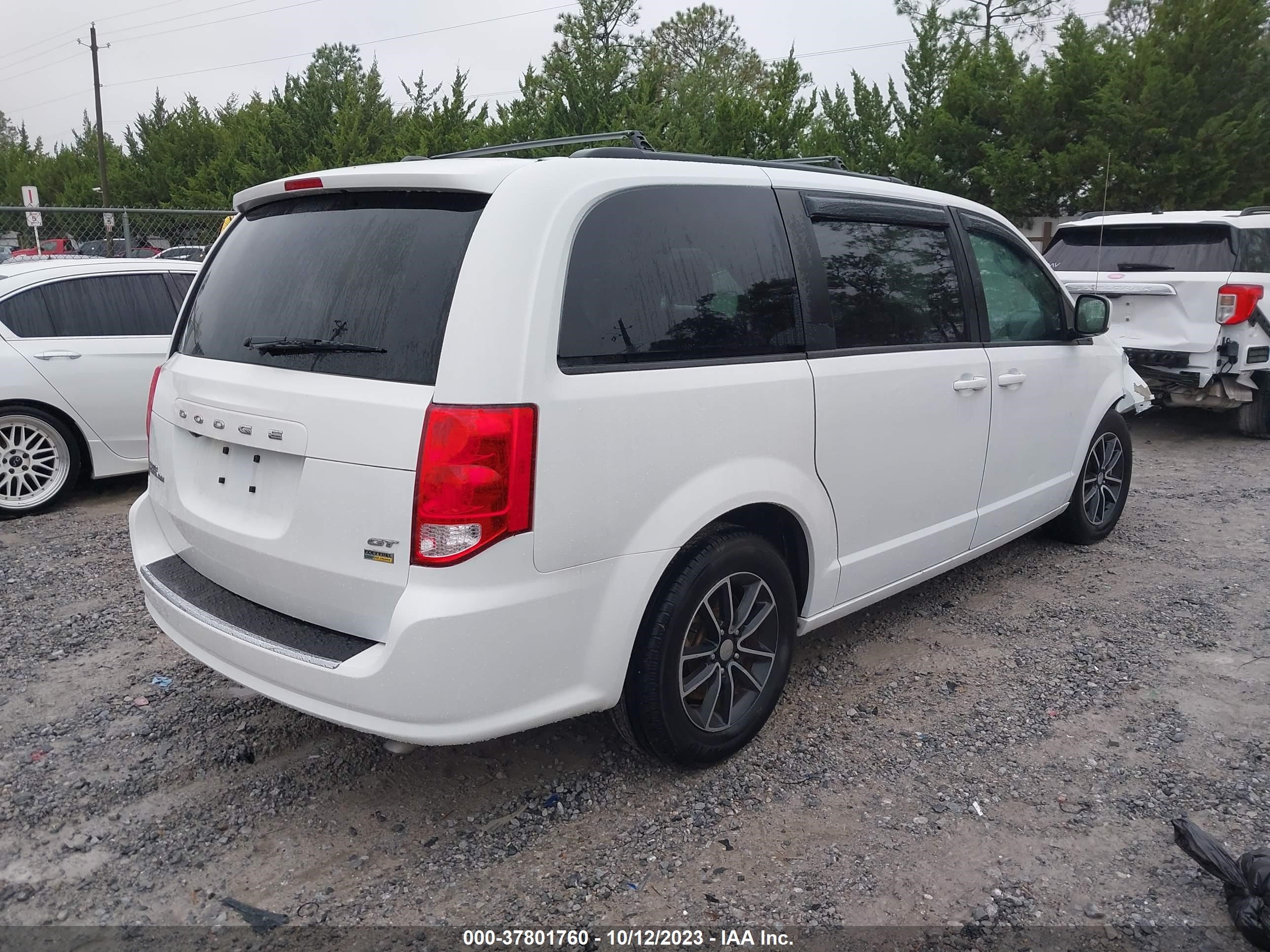 Photo 3 VIN: 2C4RDGEG0JR275496 - DODGE CARAVAN 