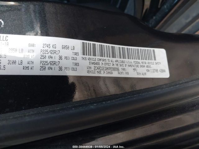 Photo 8 VIN: 2C4RDGEG0KR598996 - DODGE GRAND CARAVAN 