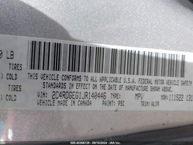 Photo 8 VIN: 2C4RDGEG1JR140446 - DODGE GRAND CARAVAN 