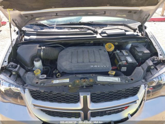 Photo 9 VIN: 2C4RDGEG1JR140446 - DODGE GRAND CARAVAN 