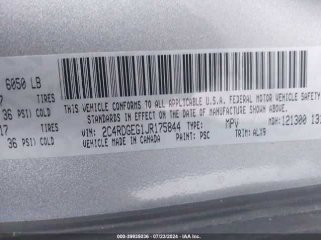 Photo 8 VIN: 2C4RDGEG1JR175844 - DODGE GRAND CARAVAN 