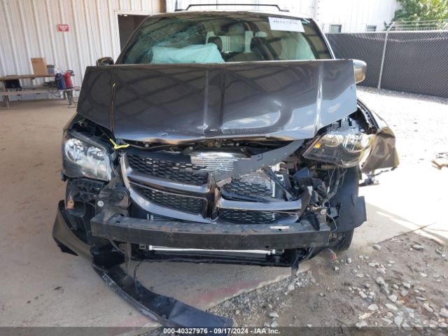 Photo 5 VIN: 2C4RDGEG1JR324396 - DODGE GRAND CARAVAN 