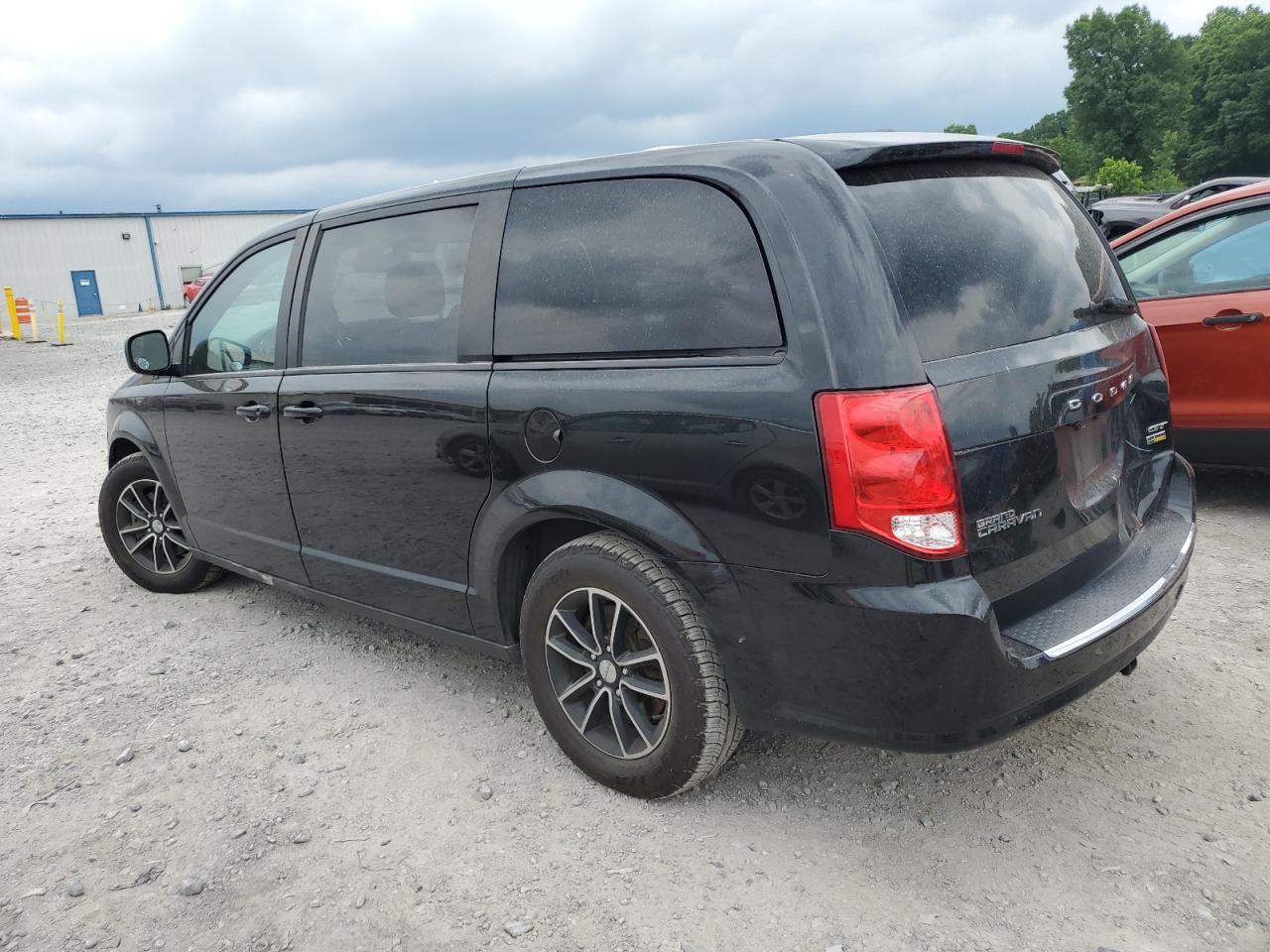 Photo 1 VIN: 2C4RDGEG1KR579096 - DODGE CARAVAN 