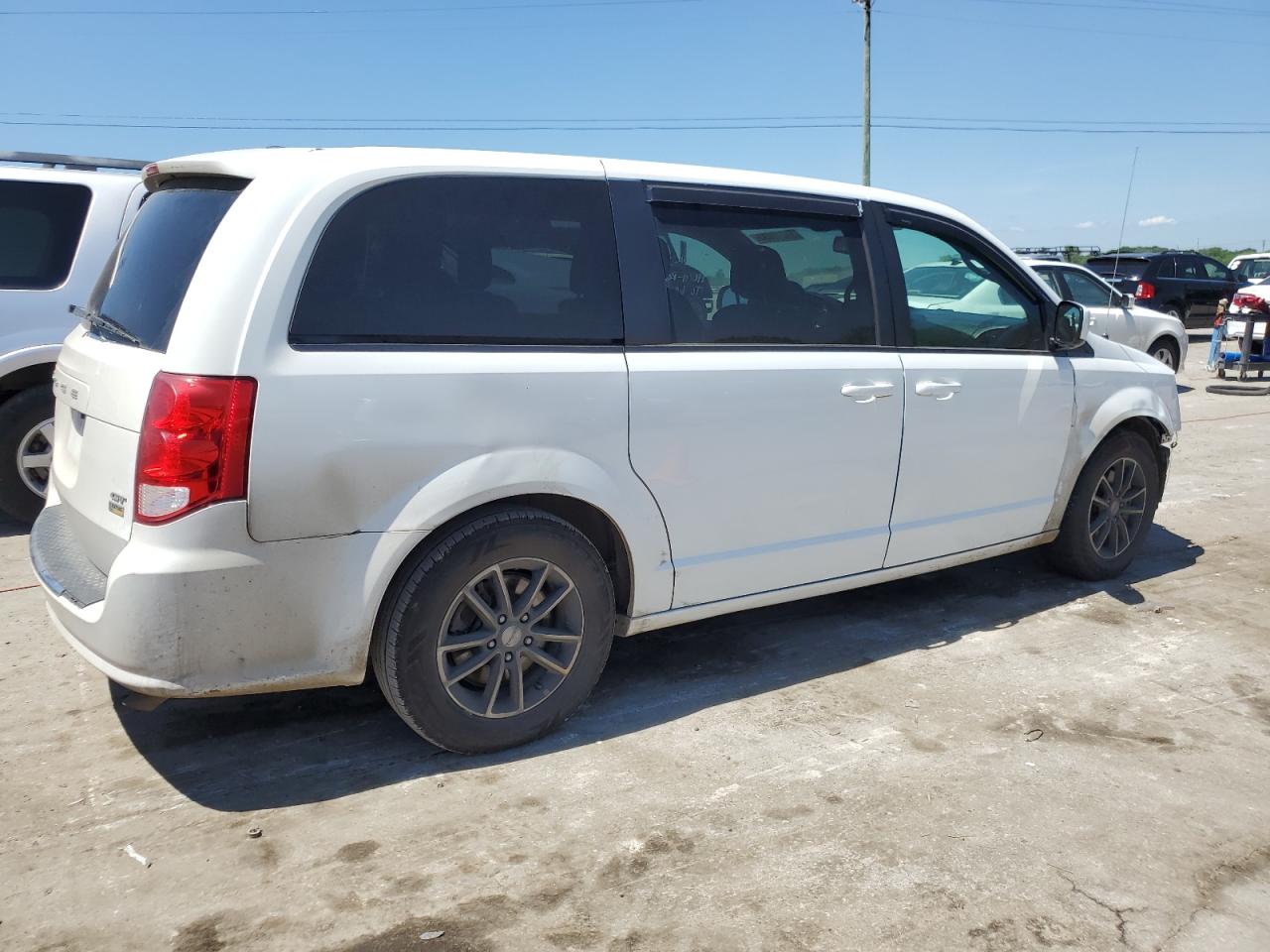 Photo 2 VIN: 2C4RDGEG1KR618933 - DODGE CARAVAN 