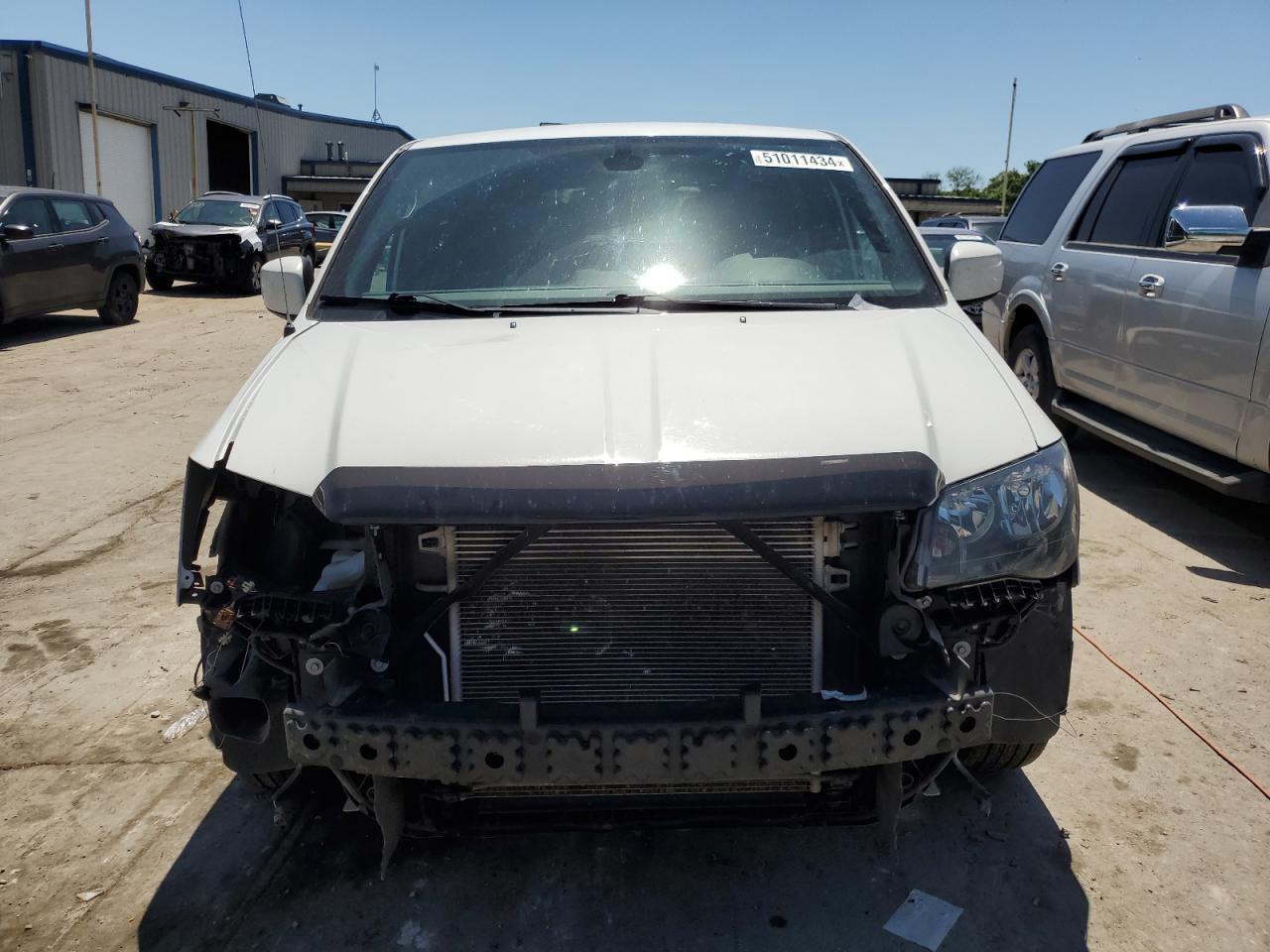 Photo 4 VIN: 2C4RDGEG1KR618933 - DODGE CARAVAN 