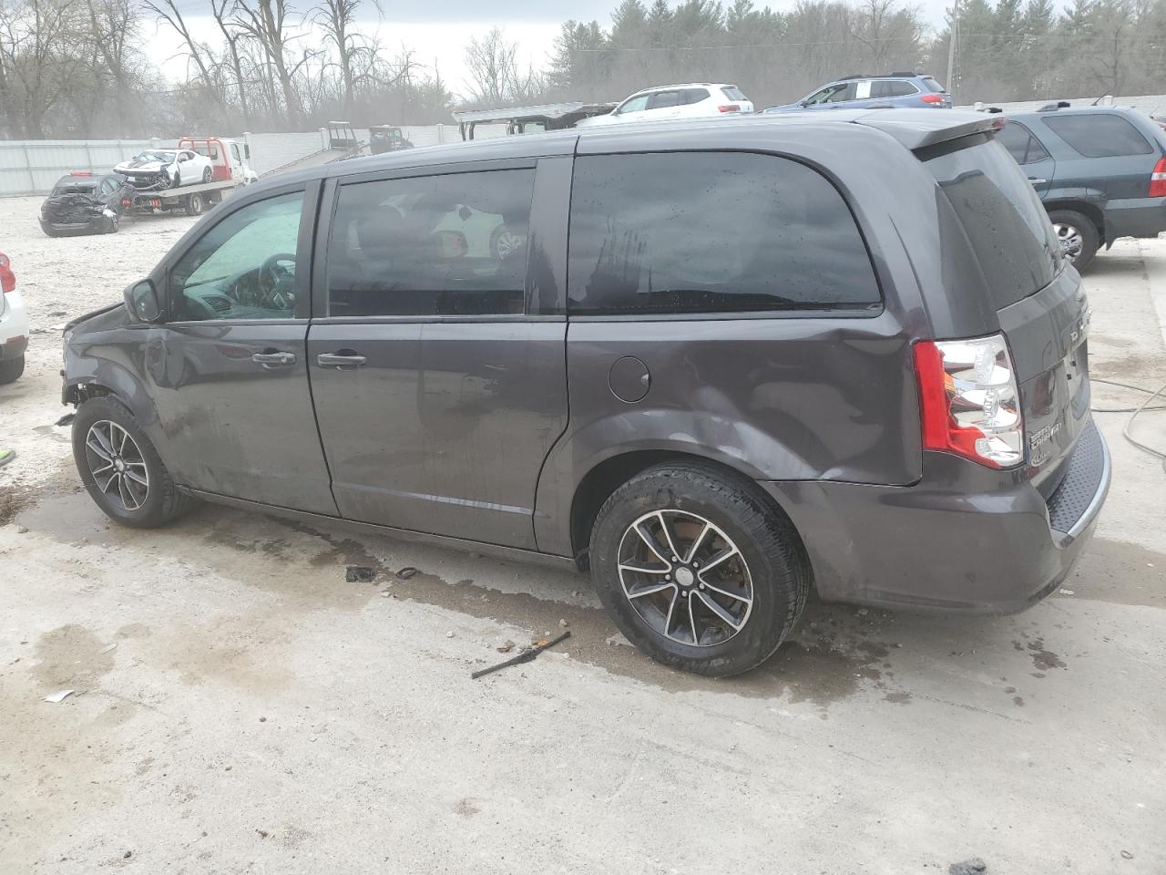 Photo 1 VIN: 2C4RDGEG1KR640947 - DODGE CARAVAN 