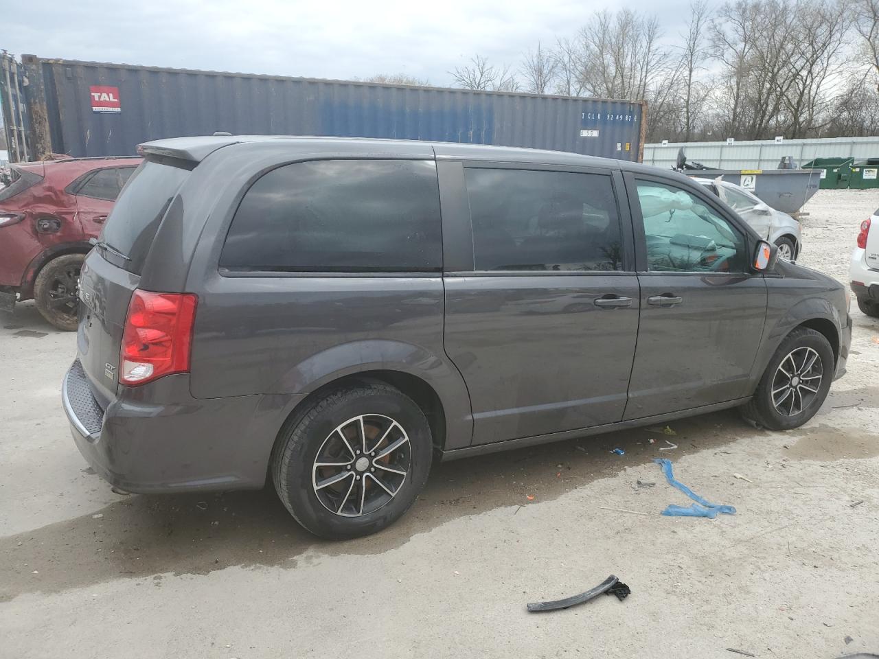 Photo 2 VIN: 2C4RDGEG1KR640947 - DODGE CARAVAN 