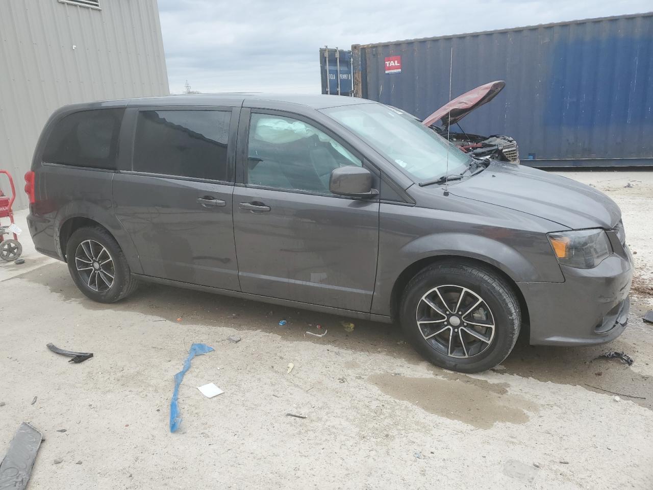 Photo 3 VIN: 2C4RDGEG1KR640947 - DODGE CARAVAN 