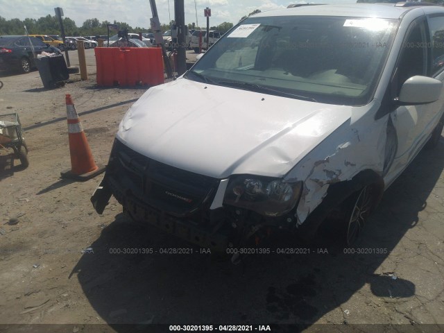 Photo 5 VIN: 2C4RDGEG2HR774231 - DODGE GRAND CARAVAN 