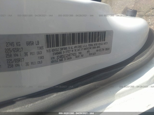 Photo 8 VIN: 2C4RDGEG2HR774231 - DODGE GRAND CARAVAN 