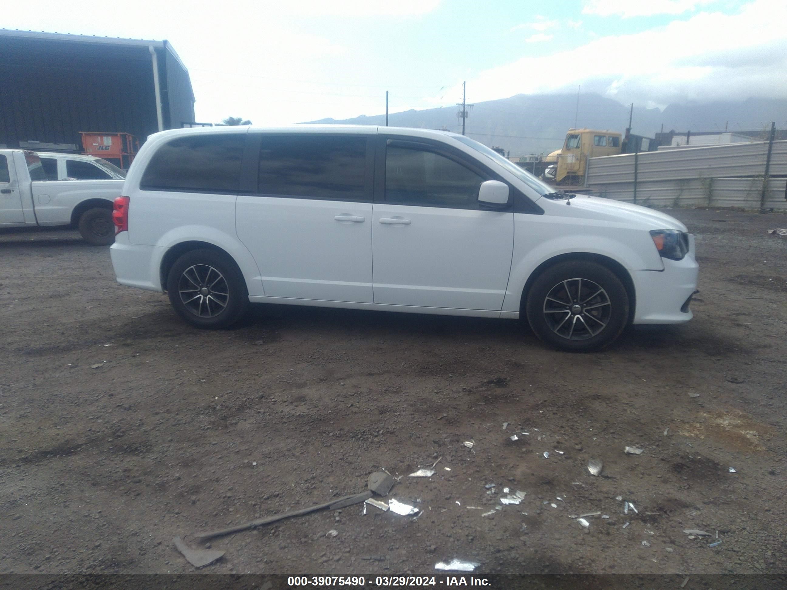 Photo 12 VIN: 2C4RDGEG2JR189462 - DODGE CARAVAN 