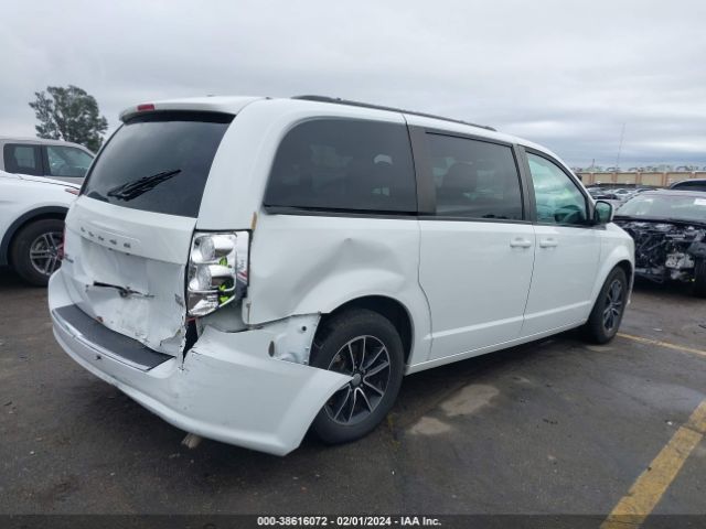 Photo 3 VIN: 2C4RDGEG2JR203067 - DODGE GRAND CARAVAN 