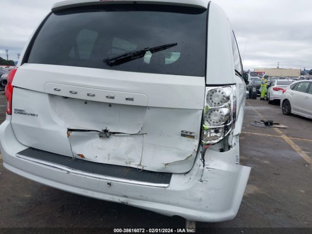 Photo 5 VIN: 2C4RDGEG2JR203067 - DODGE GRAND CARAVAN 