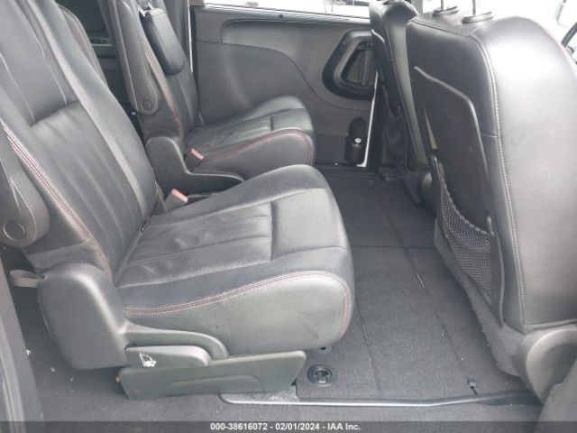 Photo 7 VIN: 2C4RDGEG2JR203067 - DODGE GRAND CARAVAN 