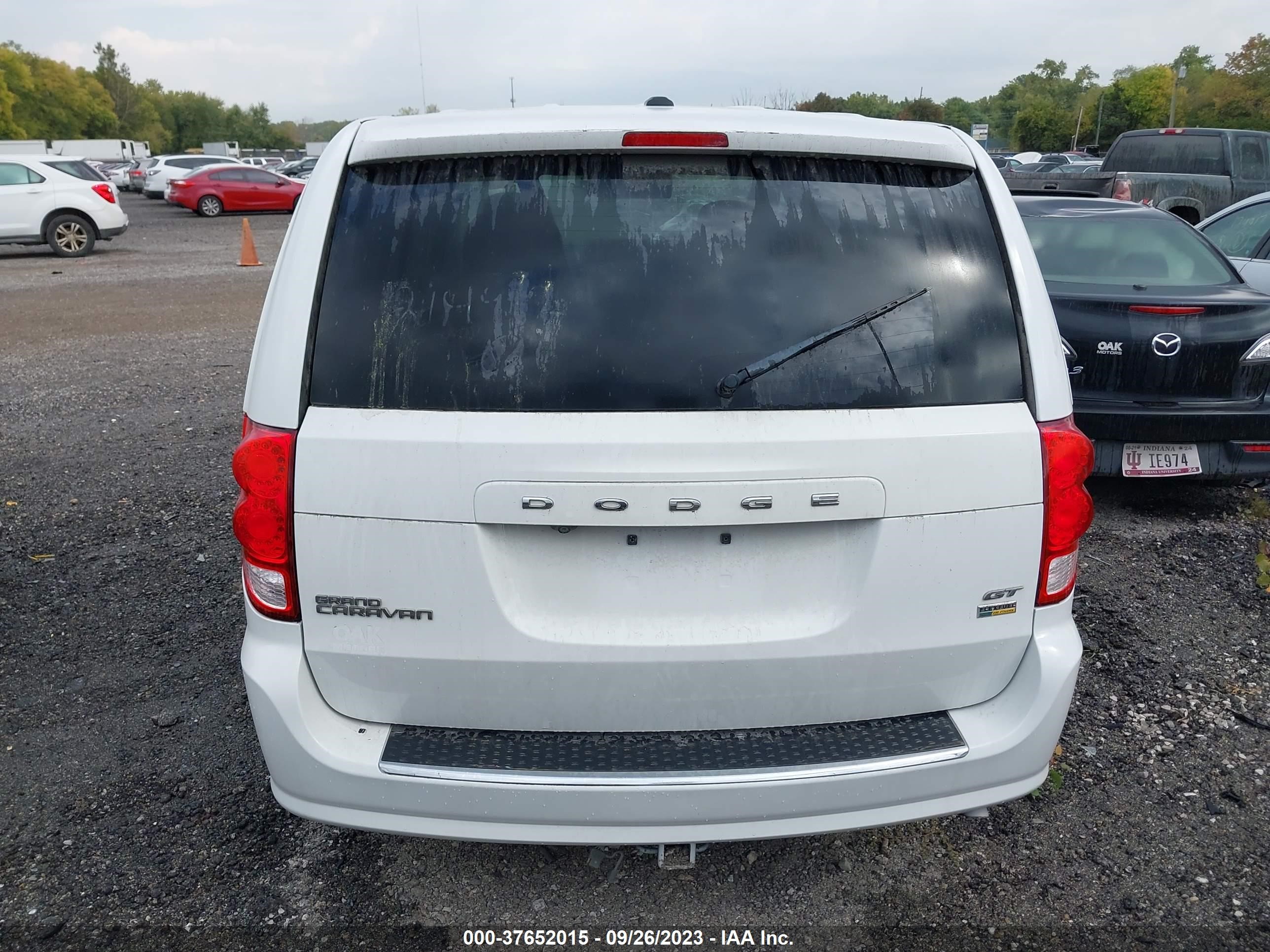 Photo 14 VIN: 2C4RDGEG2JR214912 - DODGE CARAVAN 