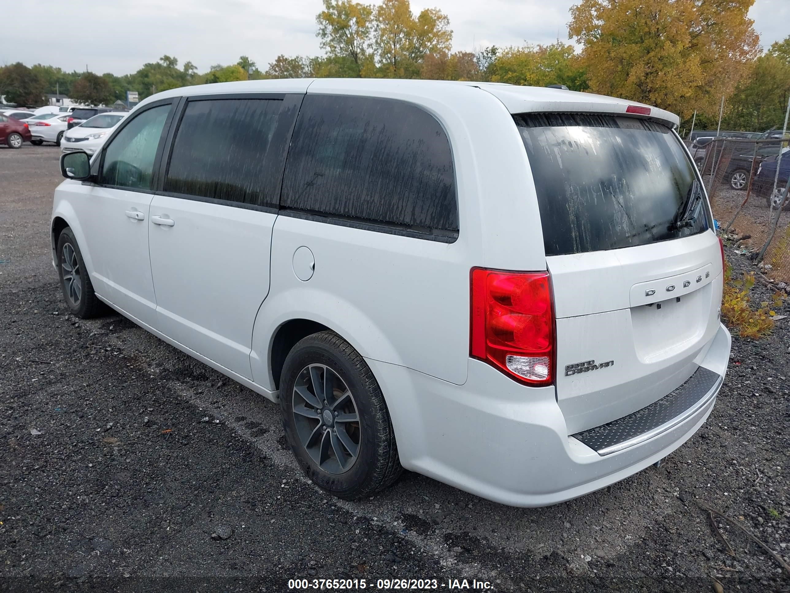 Photo 2 VIN: 2C4RDGEG2JR214912 - DODGE CARAVAN 