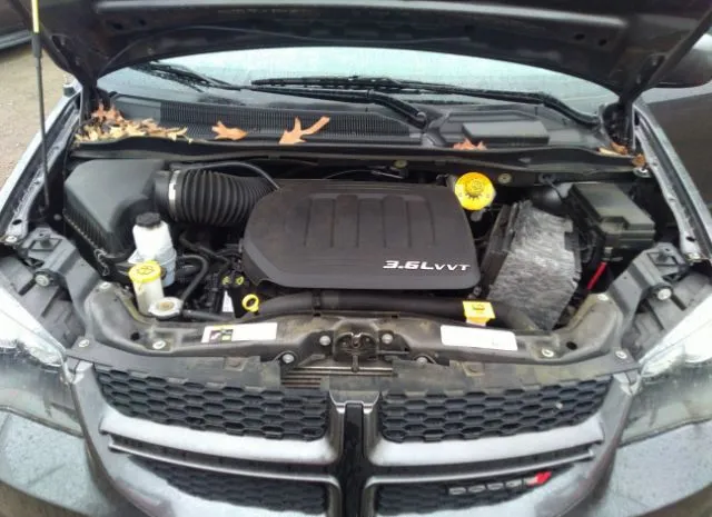 Photo 9 VIN: 2C4RDGEG2JR239065 - DODGE GRAND CARAVAN 