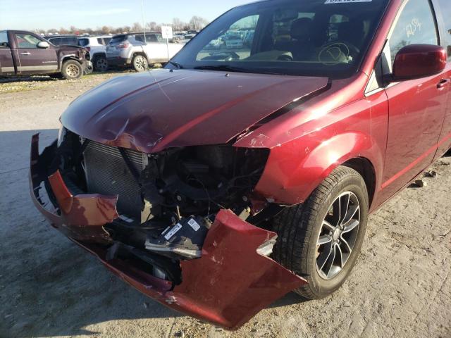 Photo 9 VIN: 2C4RDGEG2JR282479 - DODGE GRAND CARAVAN 