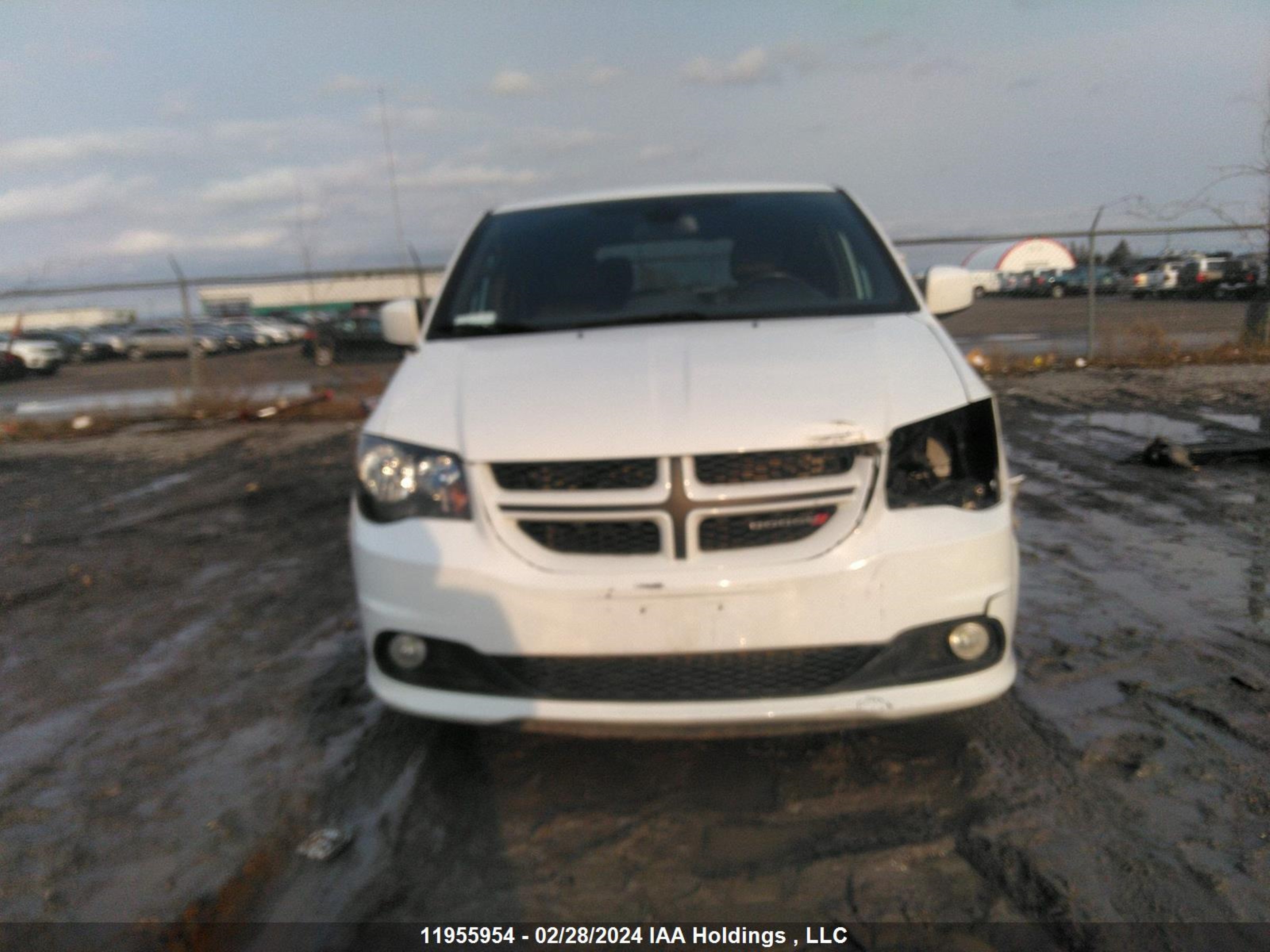 Photo 12 VIN: 2C4RDGEG2JR313522 - DODGE CARAVAN 