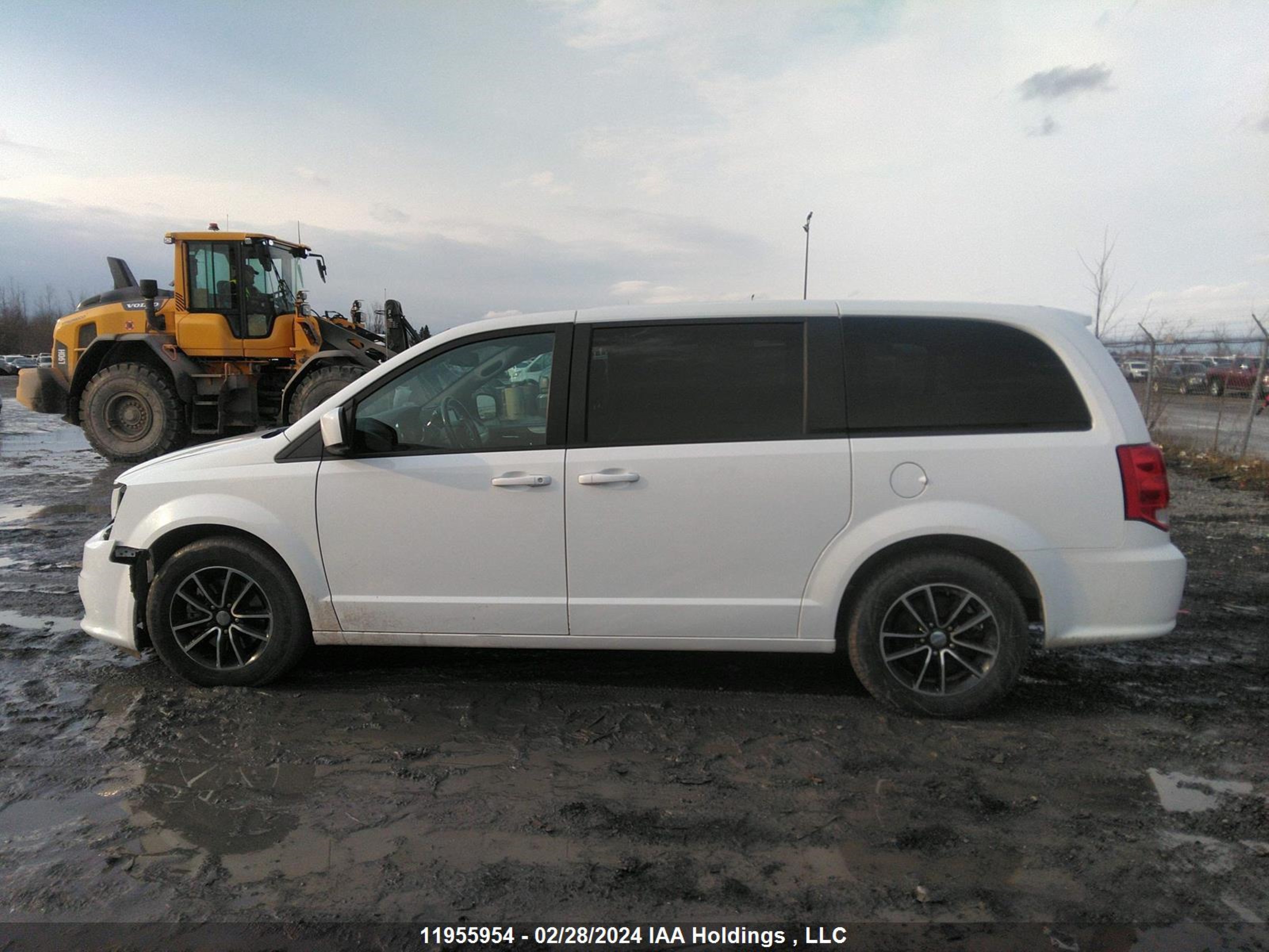 Photo 14 VIN: 2C4RDGEG2JR313522 - DODGE CARAVAN 