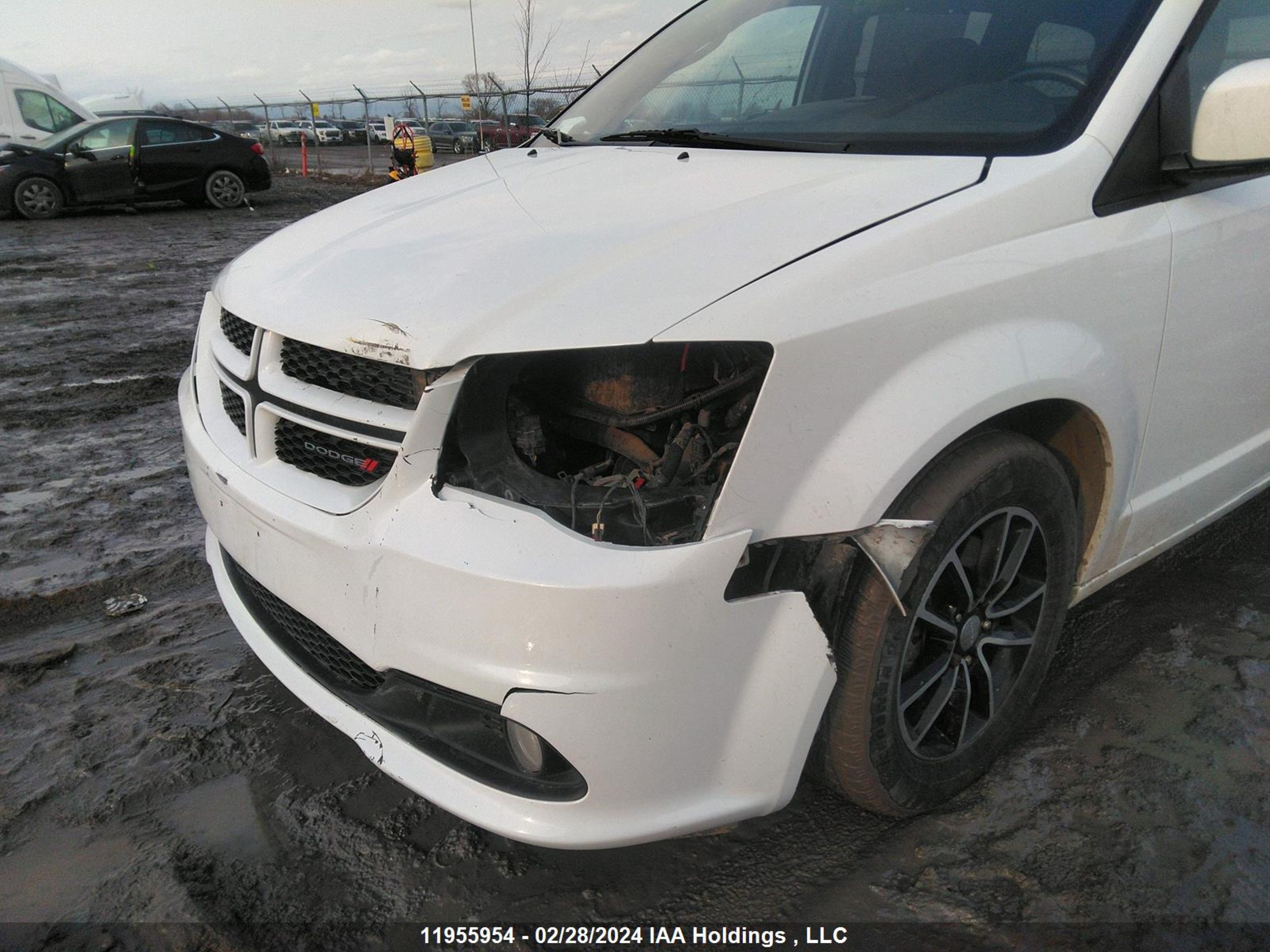 Photo 5 VIN: 2C4RDGEG2JR313522 - DODGE CARAVAN 