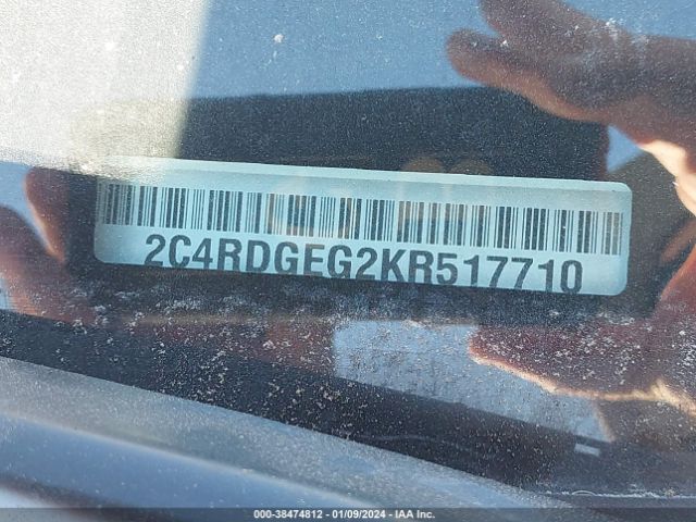 Photo 8 VIN: 2C4RDGEG2KR517710 - DODGE GRAND CARAVAN 