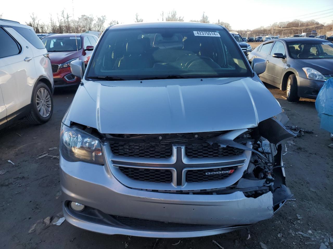 Photo 4 VIN: 2C4RDGEG2KR637054 - DODGE CARAVAN 