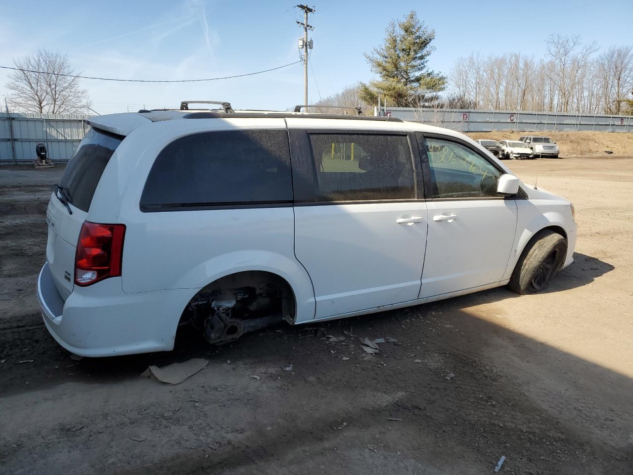 Photo 2 VIN: 2C4RDGEG2KR717471 - DODGE CARAVAN 