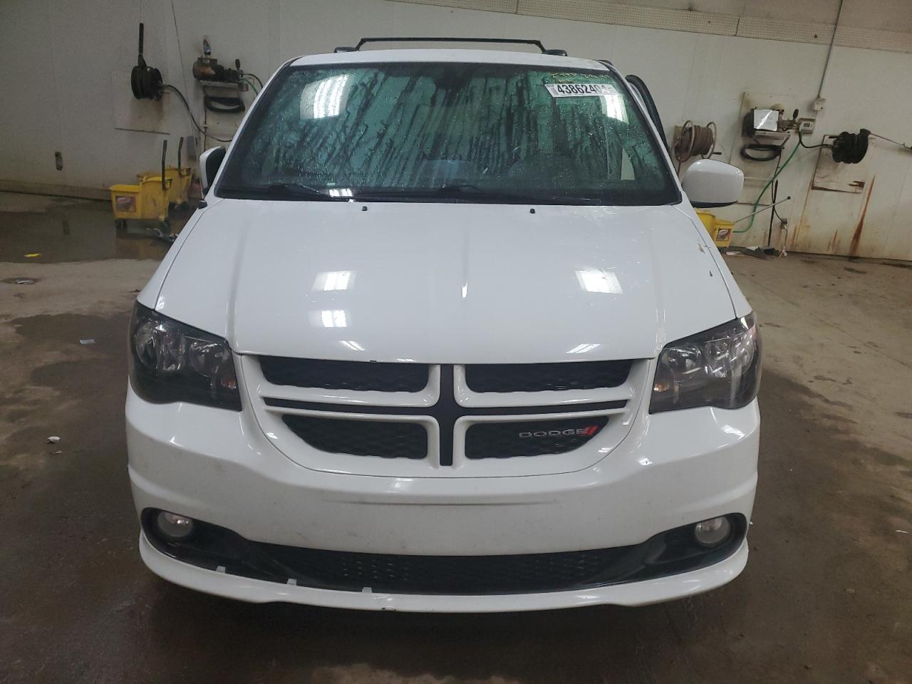 Photo 4 VIN: 2C4RDGEG2KR717471 - DODGE CARAVAN 