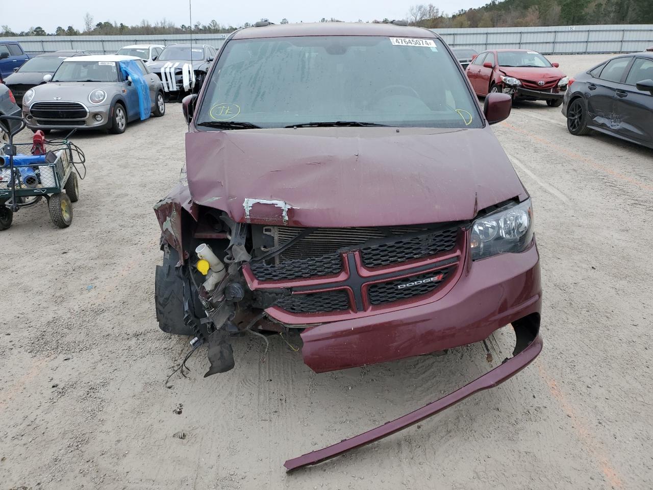 Photo 4 VIN: 2C4RDGEG2KR736151 - DODGE CARAVAN 